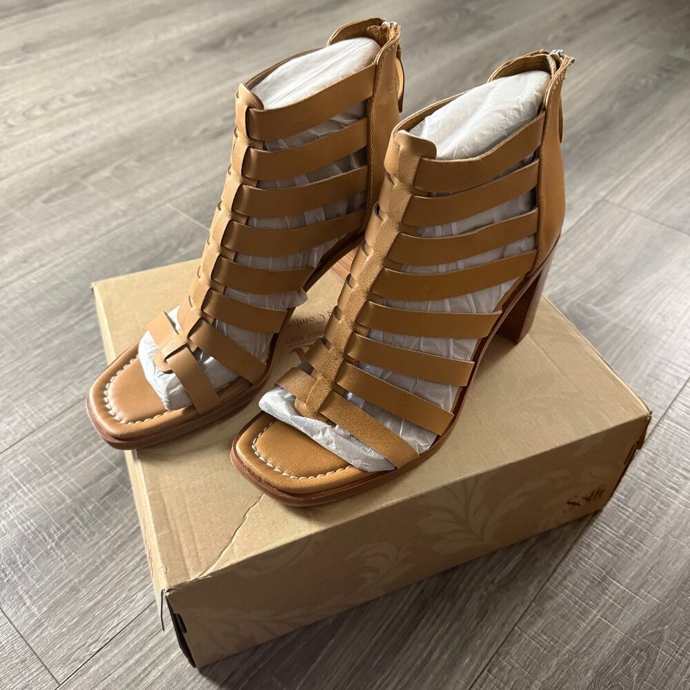 NIB Sofft Stratford Strappy Heel Sandals in Luggage Size 11